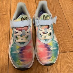 Girls size 2 Adidas Daisy Duck sneakers